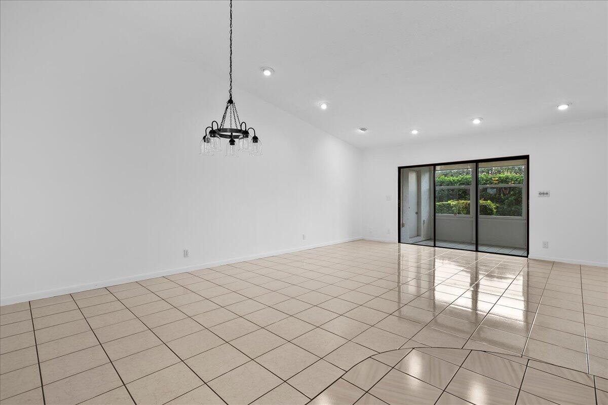 11004 Hidden Lake Place Boca Raton, FL 33498 - Photo 7 of 26 06-JLC_0066