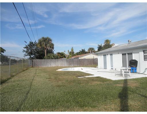 1111 Pineway Drive Haverhill, FL 33417 - Photo 3 of 13 Additional Photo