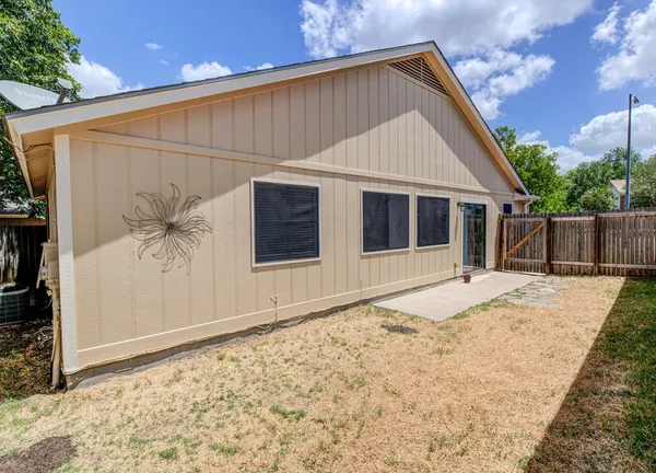 $1,900 | 12922 Meehan Drive, Austin, TX 78727