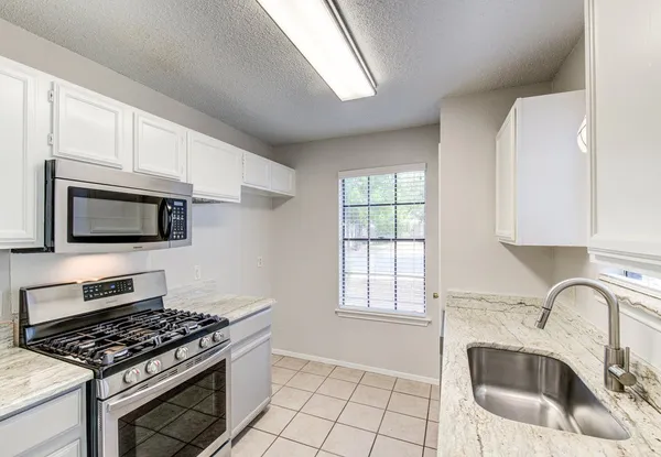 $1,900 | 12922 Meehan Drive, Austin, TX 78727