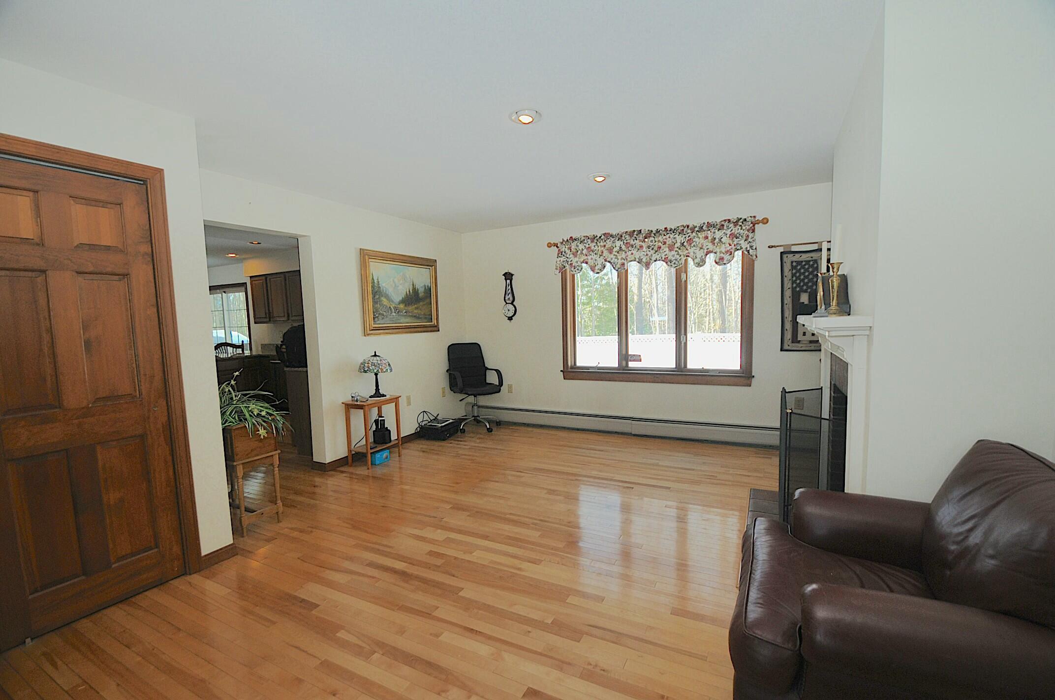 8 Silver Ridge Road Bangor, ME 04401 - Photo 8 of 56 tempImageZ4Vc8G