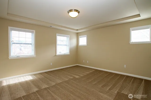 $4,000 | 1799 11th Avenue Northeast, Issaquah, WA 98029