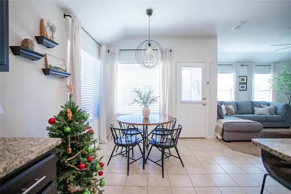 $2,150 | 6928 Helm Lane, Fort Worth, TX 76179