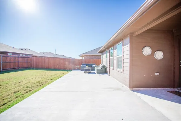 $2,150 | 6928 Helm Lane, Fort Worth, TX 76179