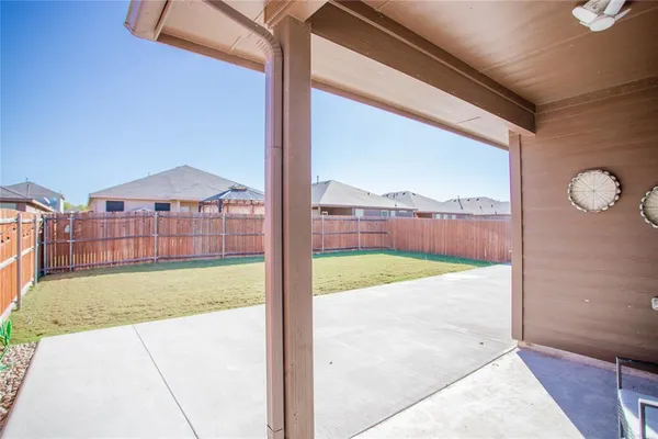 $2,150 | 6928 Helm Lane, Fort Worth, TX 76179