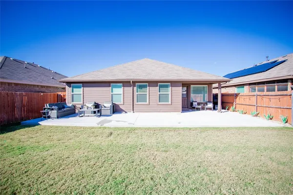 $2,150 | 6928 Helm Lane, Fort Worth, TX 76179