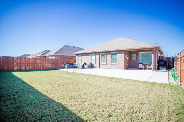 $2,150 | 6928 Helm Lane, Fort Worth, TX 76179