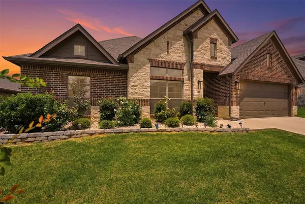 $404,900 | 145 Mockingbird Hl Drive, Joshua, TX 76058