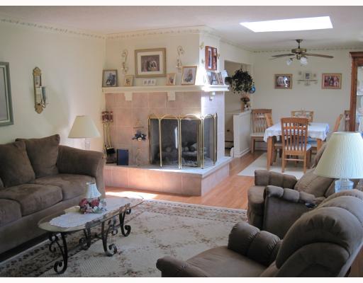 249 Spring Valley Road Jeannette, PA 15644 - Photo 2 of 10 Living Room.