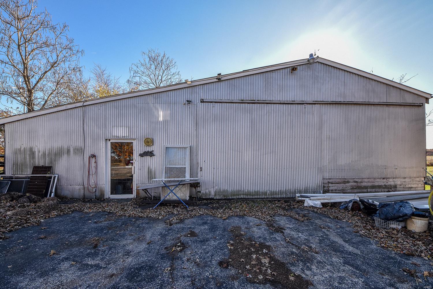 1586 Fosterburg Road Brighton, IL 62012 - Photo 22 of 27