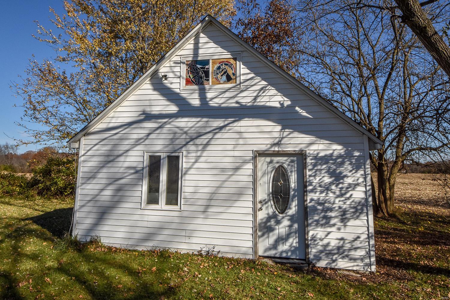 1586 Fosterburg Road Brighton, IL 62012 - Photo 7 of 27