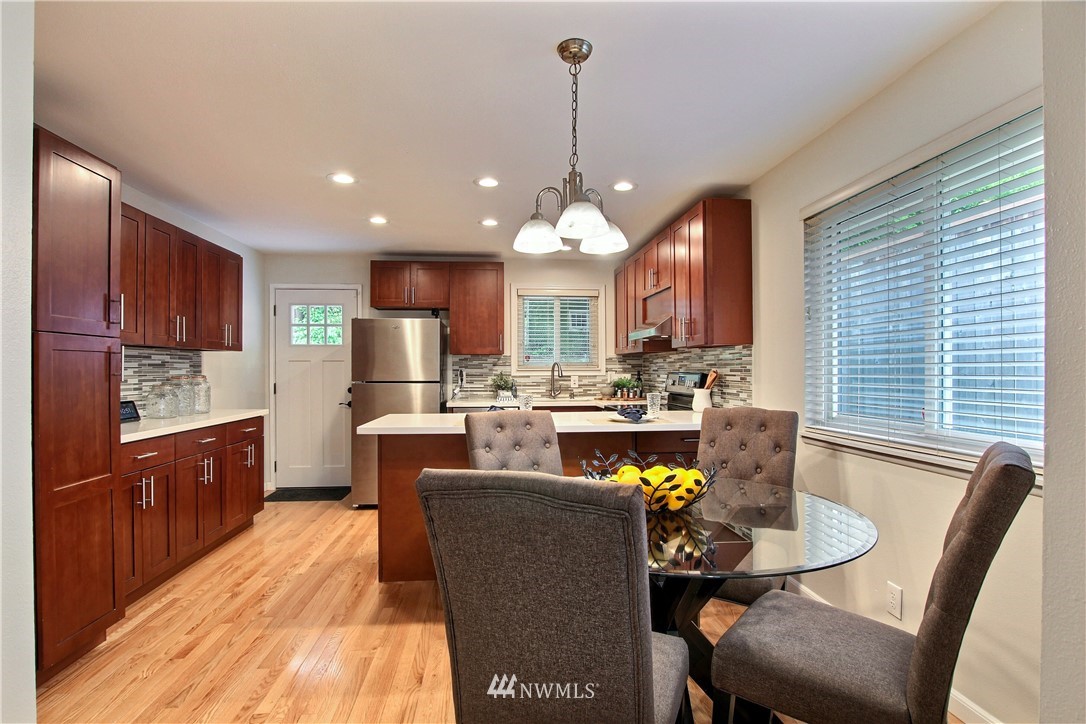 3915 Southwest Austin Street Seattle, WA 98136 - Photo 10 of 29 Gallery Image 10