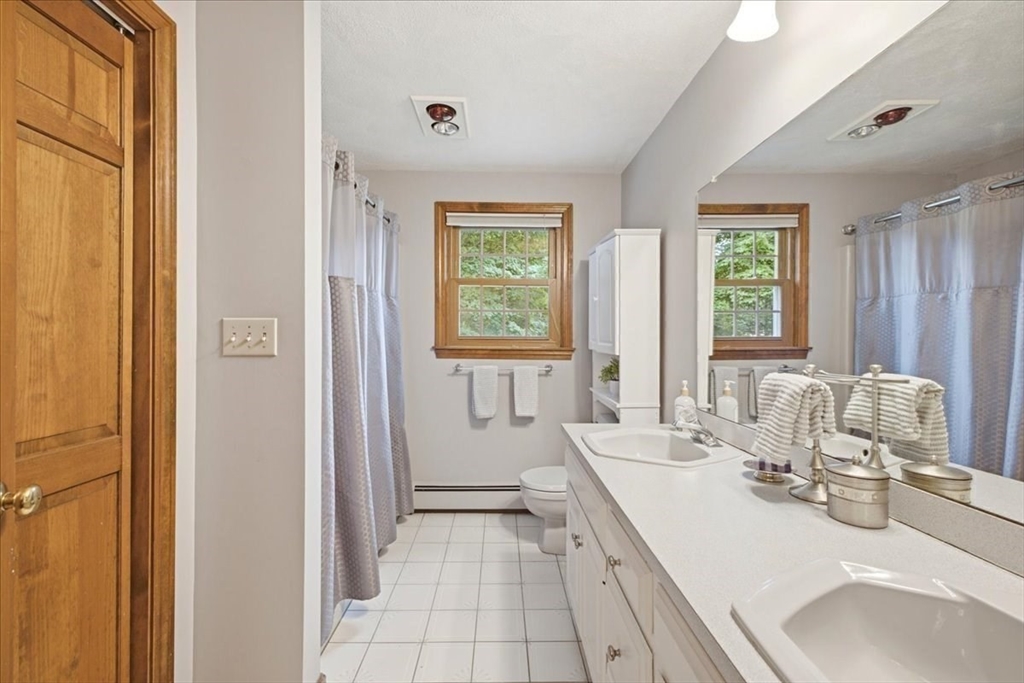 36 Wagon Road Walpole, MA 02081 - Photo 23 of 42