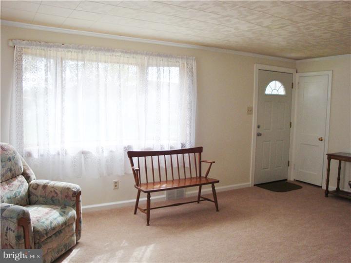 52 Barbara Road Hatboro, PA 19040 - Photo 3 of 25 Living Room