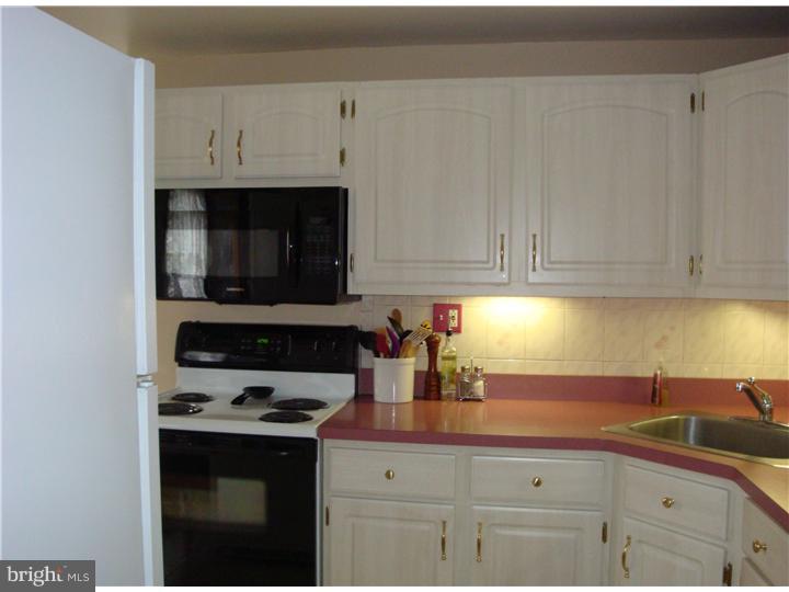 52 Barbara Road Hatboro, PA 19040 - Photo 7 of 25 Kitchen