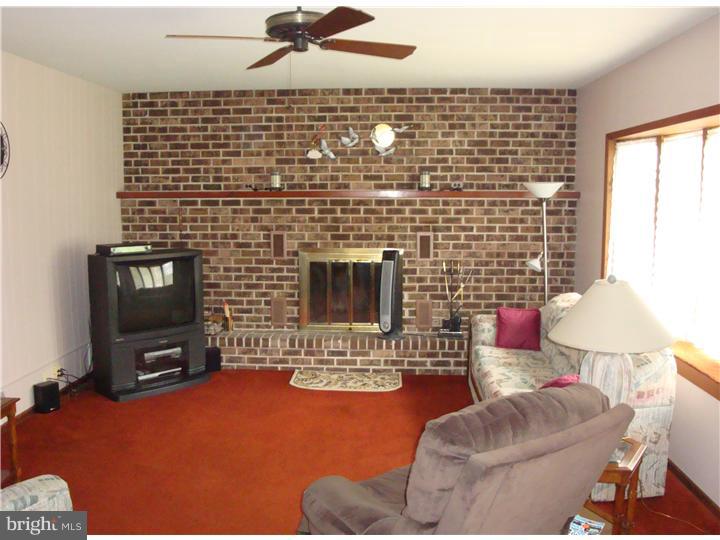 52 Barbara Road Hatboro, PA 19040 - Photo 10 of 25 Family Room