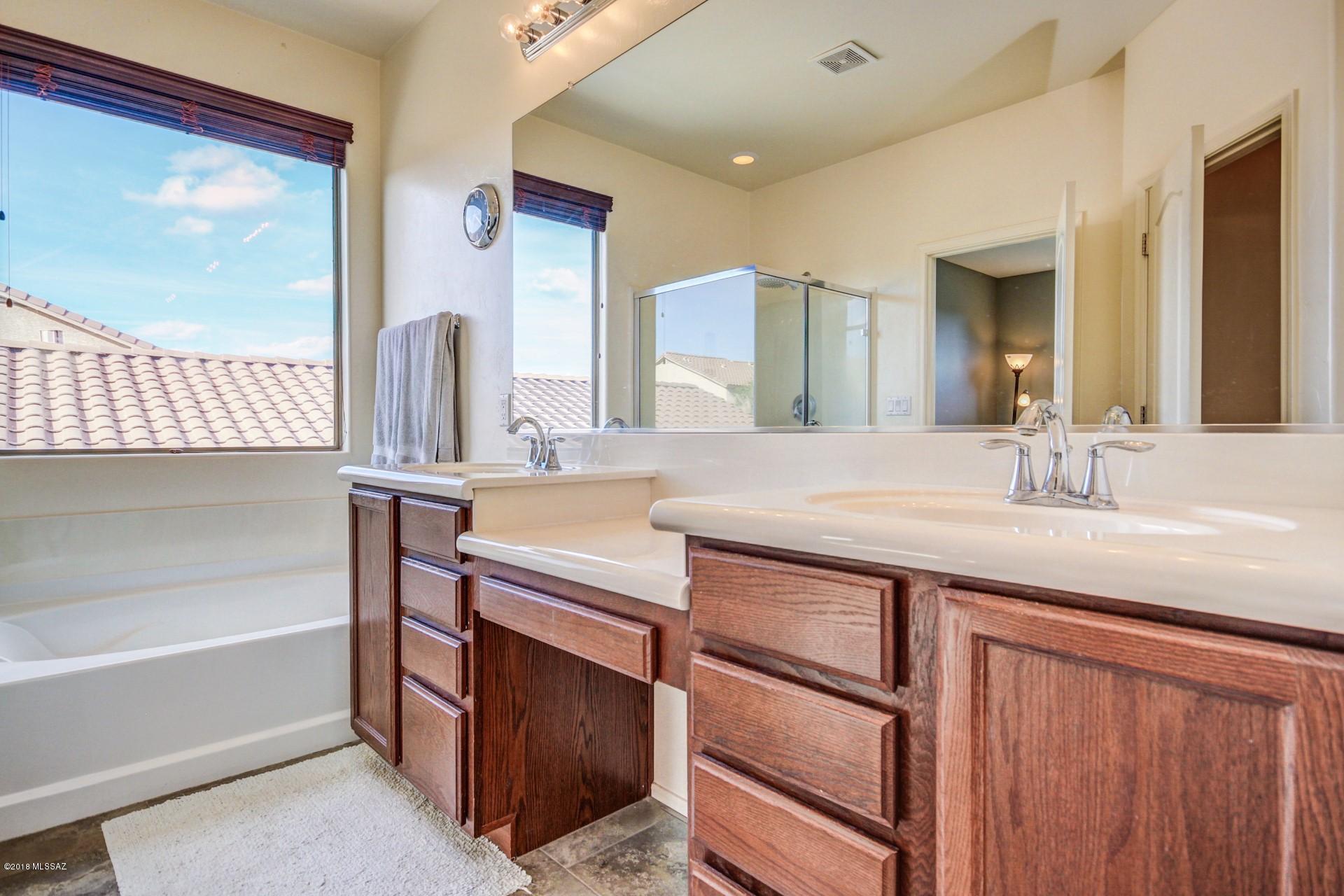 12866 Bloomington Loop Oro Valley, AZ 85755 - Photo 18 of 32