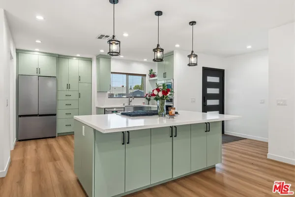 $950,000 | 7020 Oakdale Avenue, Winnetka, CA 91306