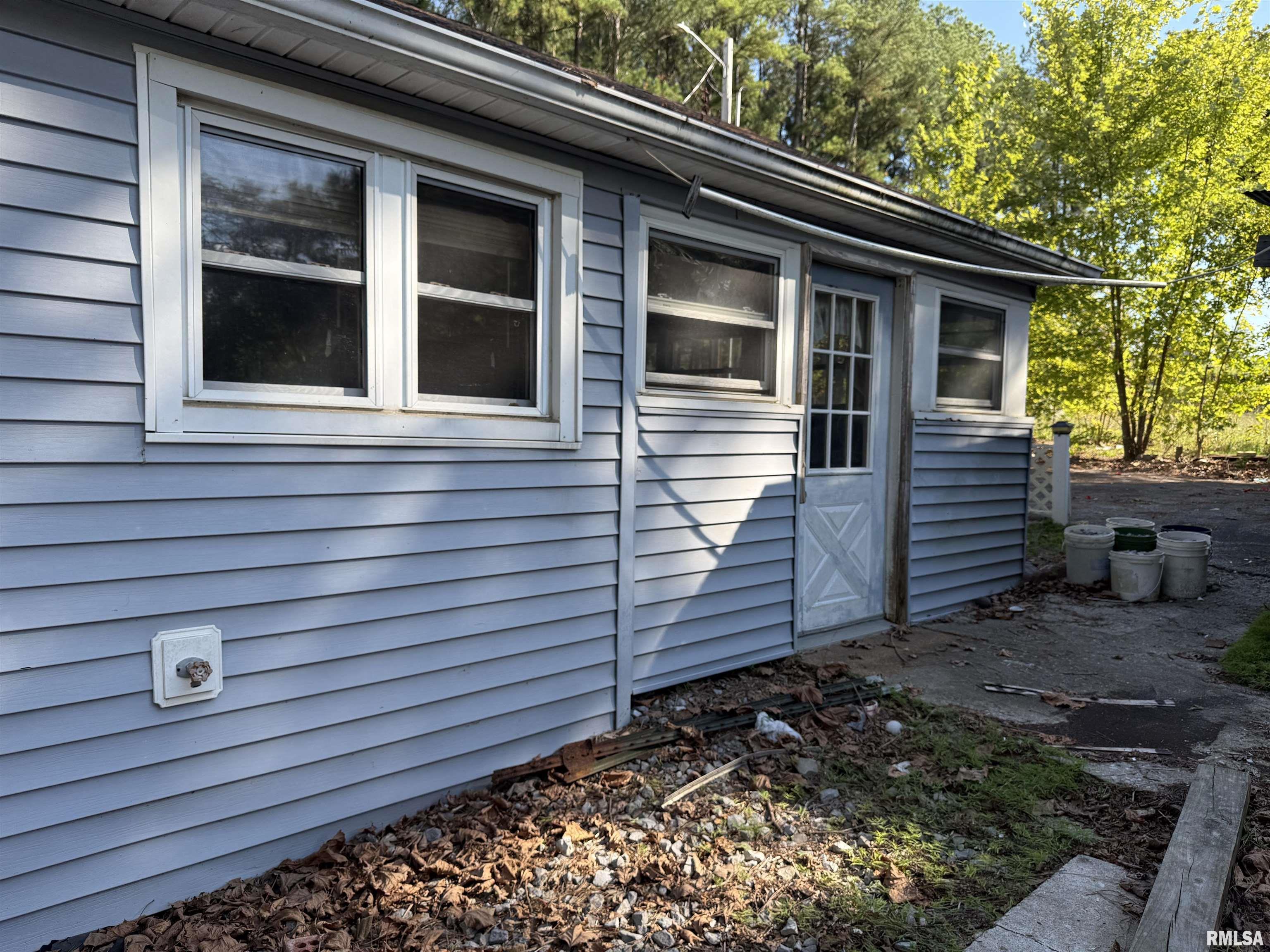 967 Bunker Street Equality, IL 62934 - Photo 4 of 19