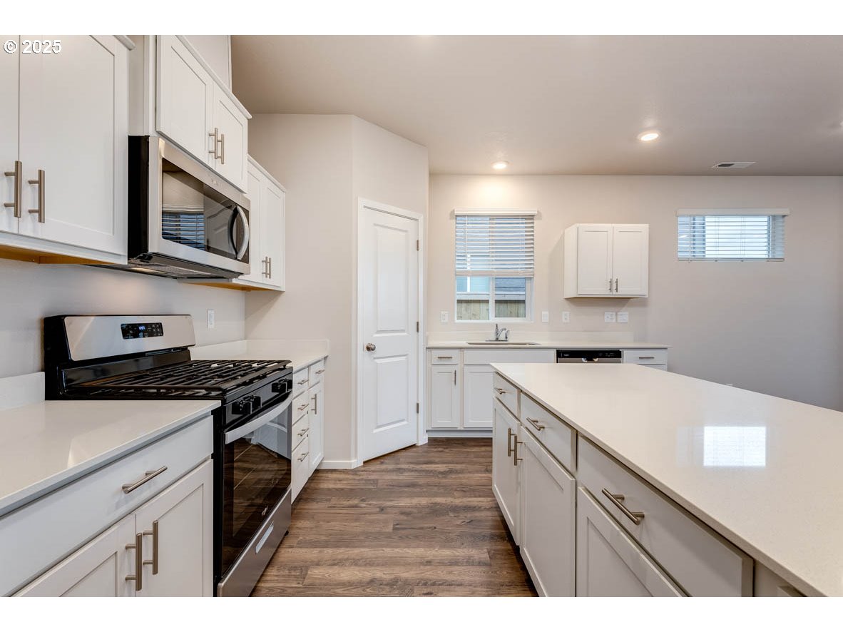 2972 U Street Springfield, OR 97477 - Photo 10 of 21