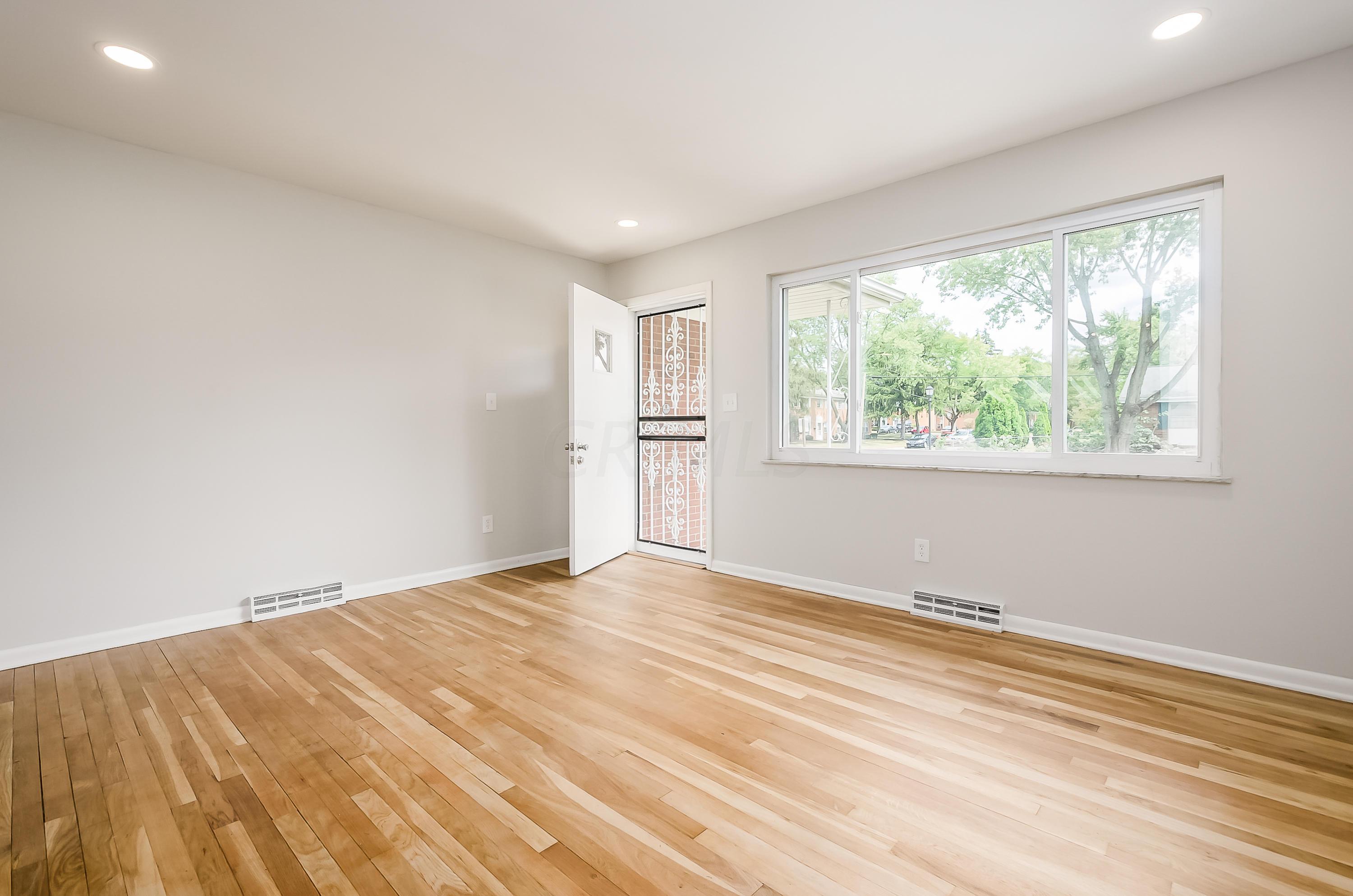 4619 Sandy Lane Road Columbus, OH 43224 - Photo 6 of 50 Gallery Image 6