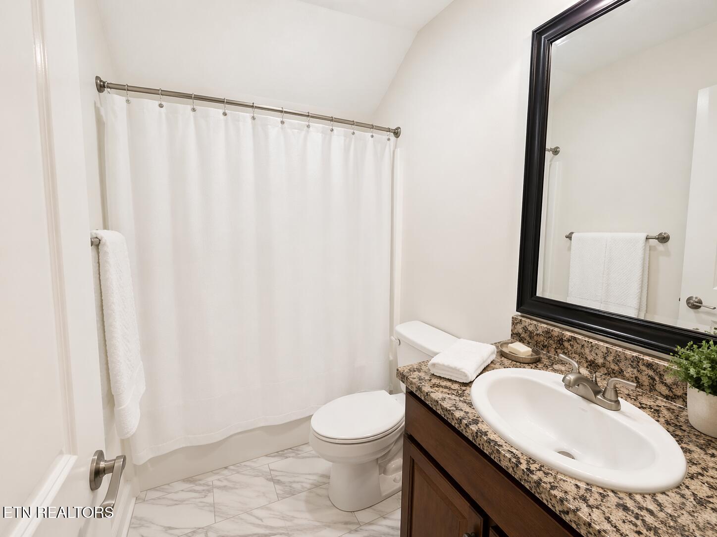 7004 Edon Hall Way Corryton, TN 37721 - Photo 10 of 15 Bathroom 2