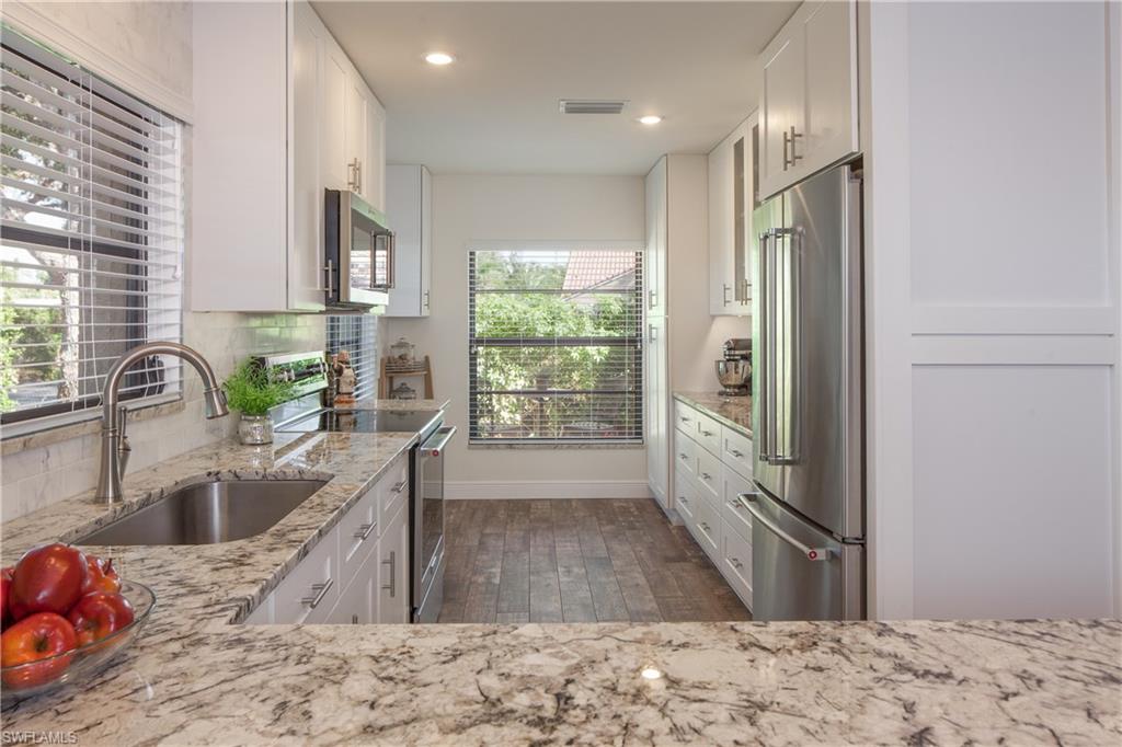 859 Reef Point Circle Naples, FL 34108 - Photo 4 of 16 Gallery Image 4