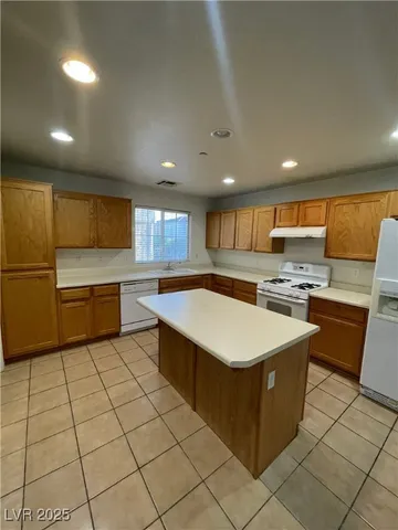 $1,695 | 8929 Charles Thomas Court, Las Vegas, NV 89149