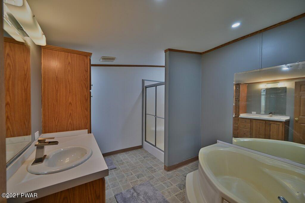 33 Oakview Lane Waymart, PA 18472 - Photo 36 of 65
