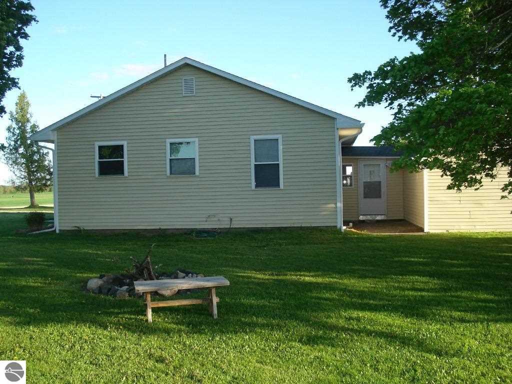 131 North Vandecar Road Mount Pleasant, MI 48858 - Photo 32 of 39 1784849-31.JPG