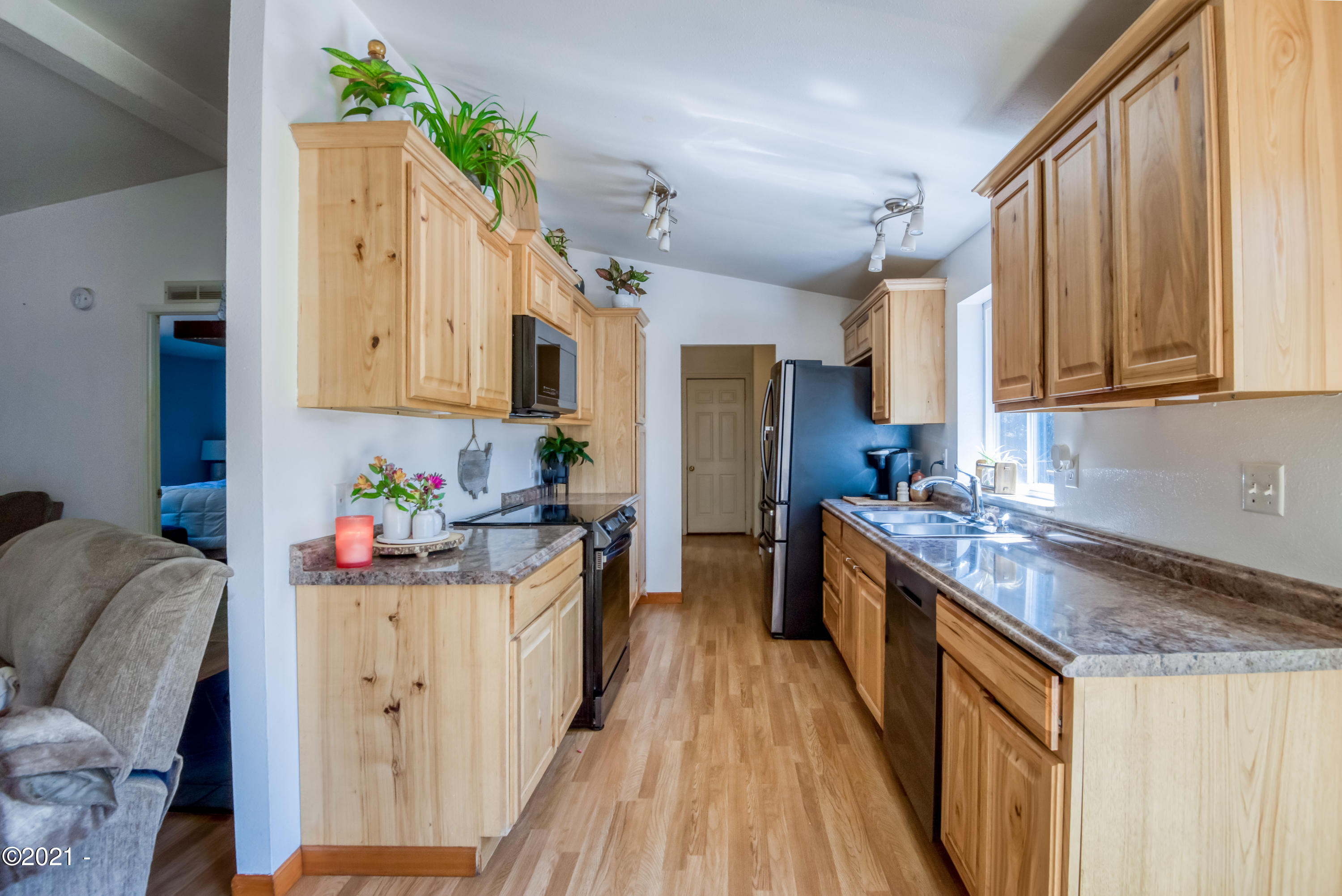 4624 Logsden Road Siletz, OR 97380 - Photo 10 of 52 4624LogsdenRd158