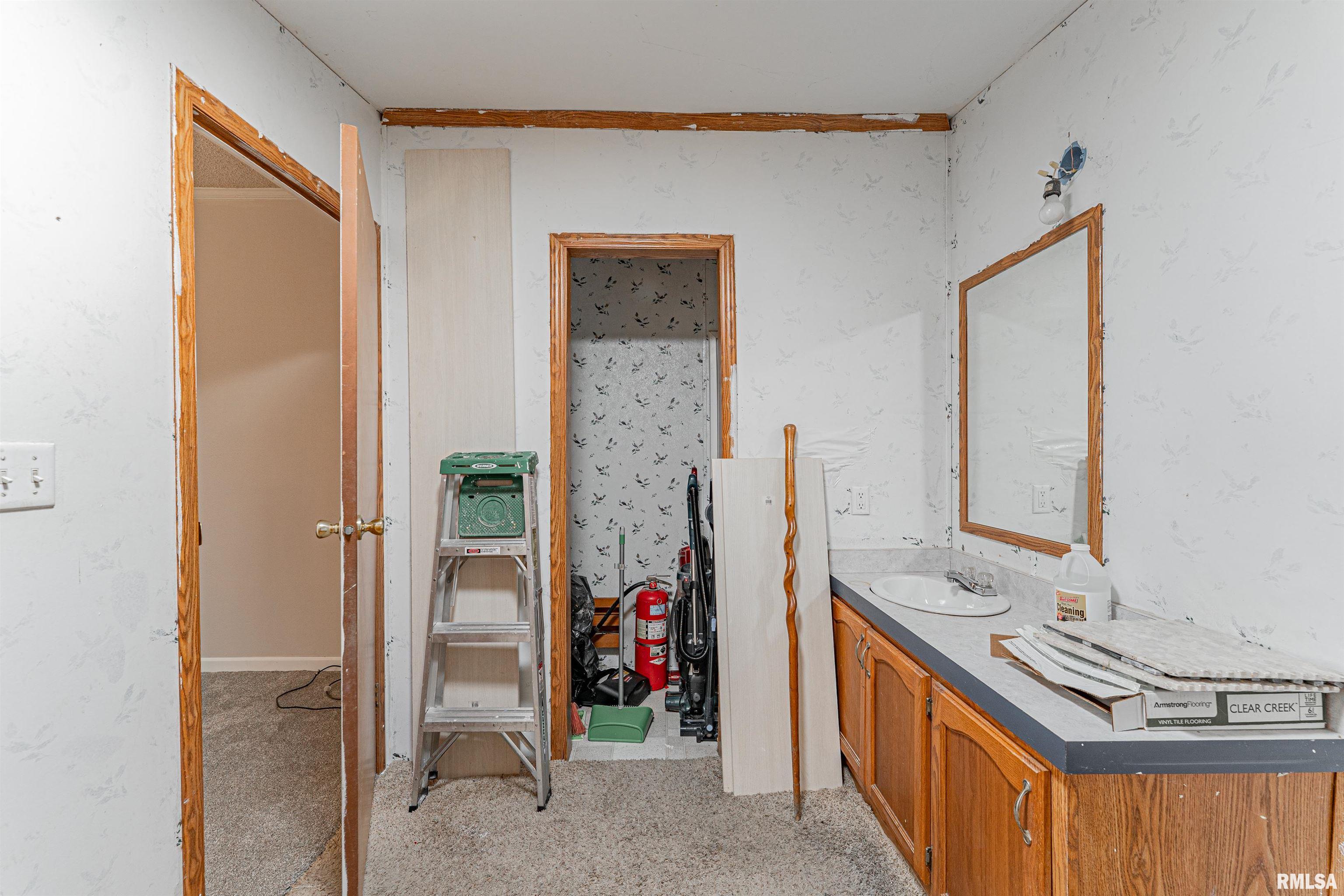 1130 Cantrall Creek Road Springfield, IL 62707 - Photo 21 of 33