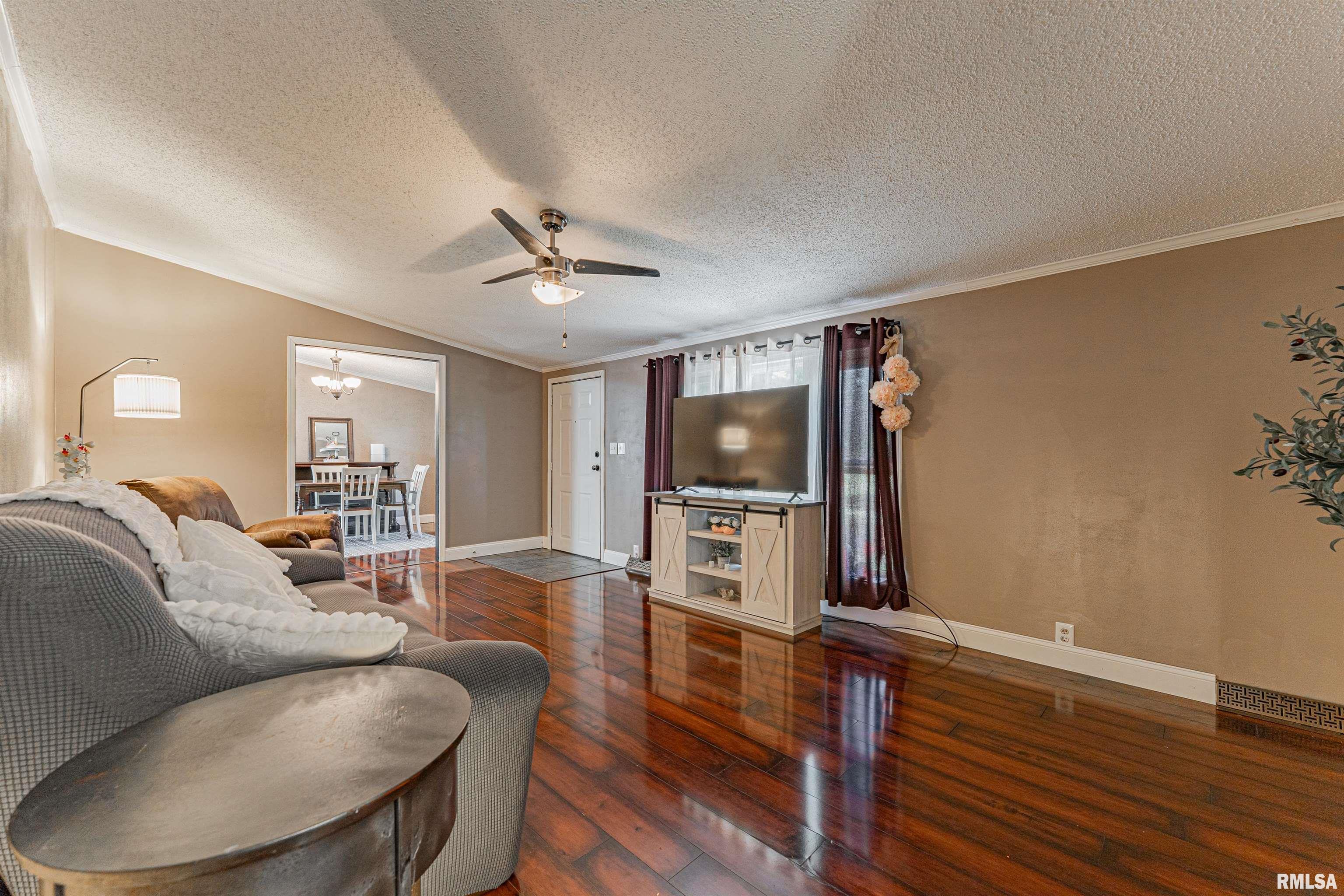 1130 Cantrall Creek Road Springfield, IL 62707 - Photo 8 of 33