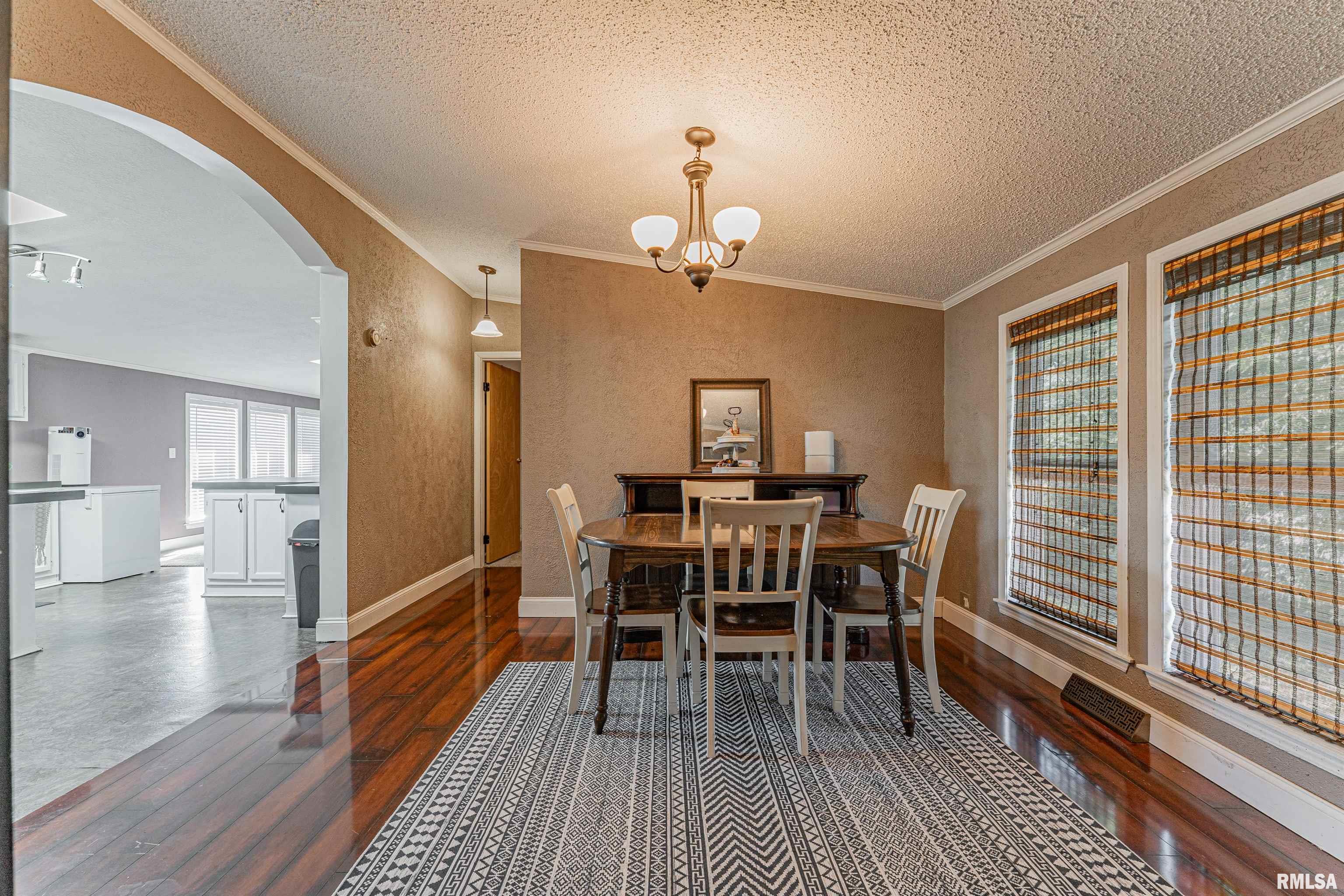 1130 Cantrall Creek Road Springfield, IL 62707 - Photo 9 of 33