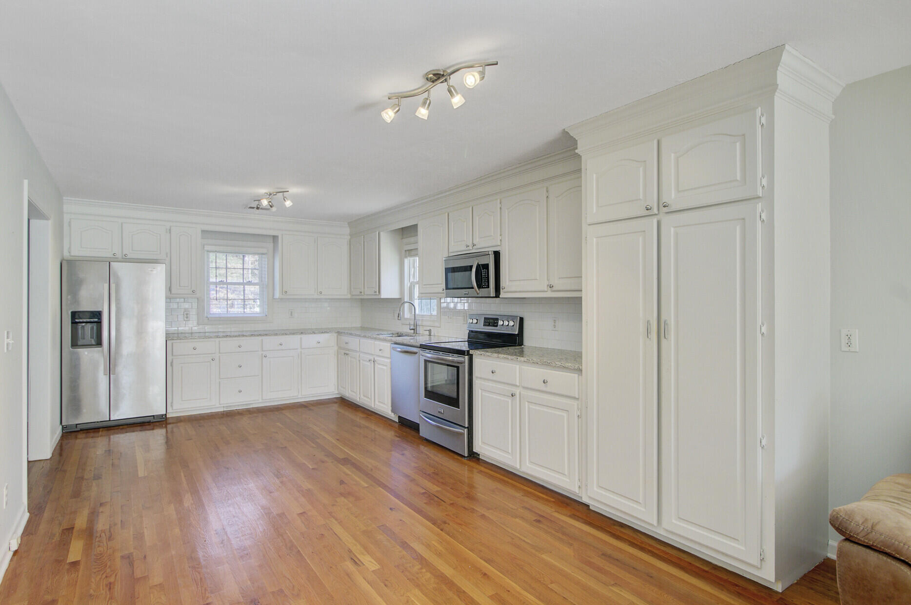 402 Golf Road Summerville, SC 29483 - Photo 13 of 43 21_21_mls