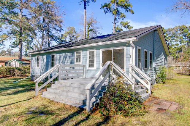 $320,000 | 402 Golf Road, Summerville, SC 29483