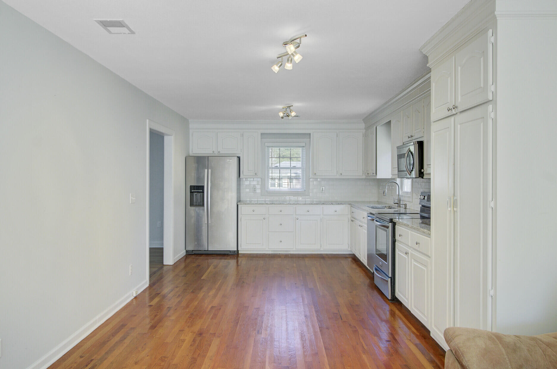 402 Golf Road Summerville, SC 29483 - Photo 10 of 43 17_17_mls