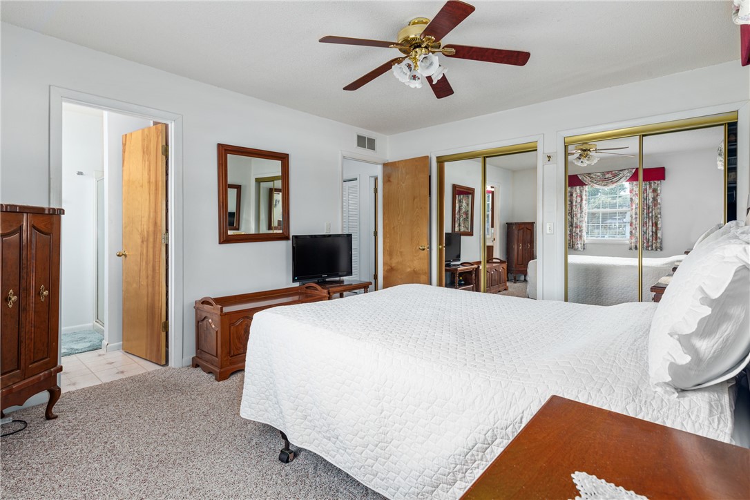305 Wall Street Findlay, IL 62534 - Photo 10 of 22