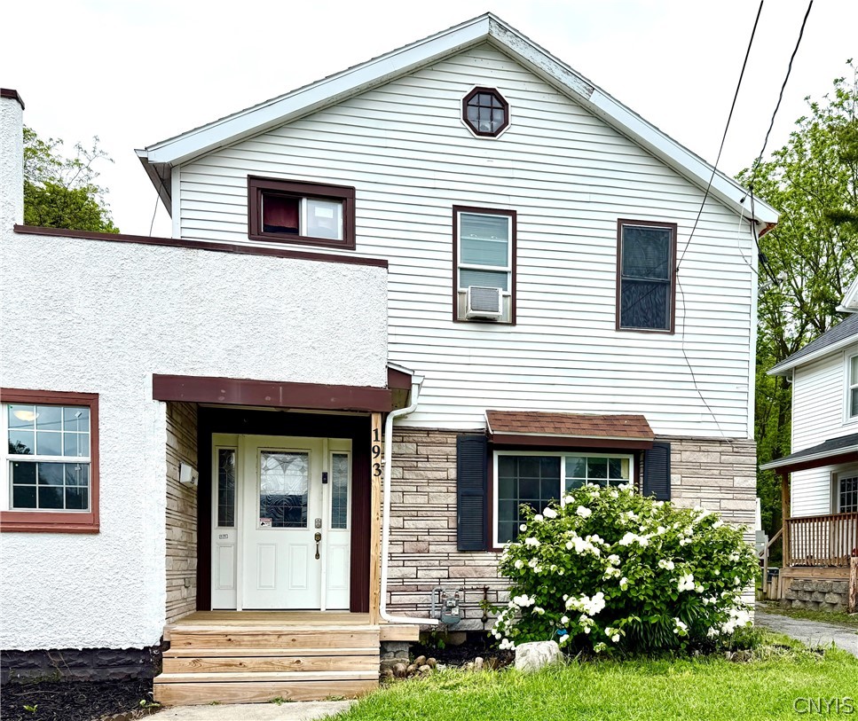193 Cottage Street Auburn, NY 13021 - Photo 4 of 42 Unit 1 entrance