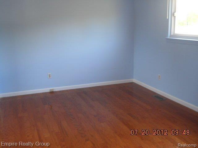 42083 Old Bridge Road Canton, MI 48188 - Photo 11 of 14 DSCN5568.JPG