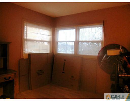 22 Woodrow Road Kendall Park, NJ 08824 - Photo 14 of 16 Gallery Image 14