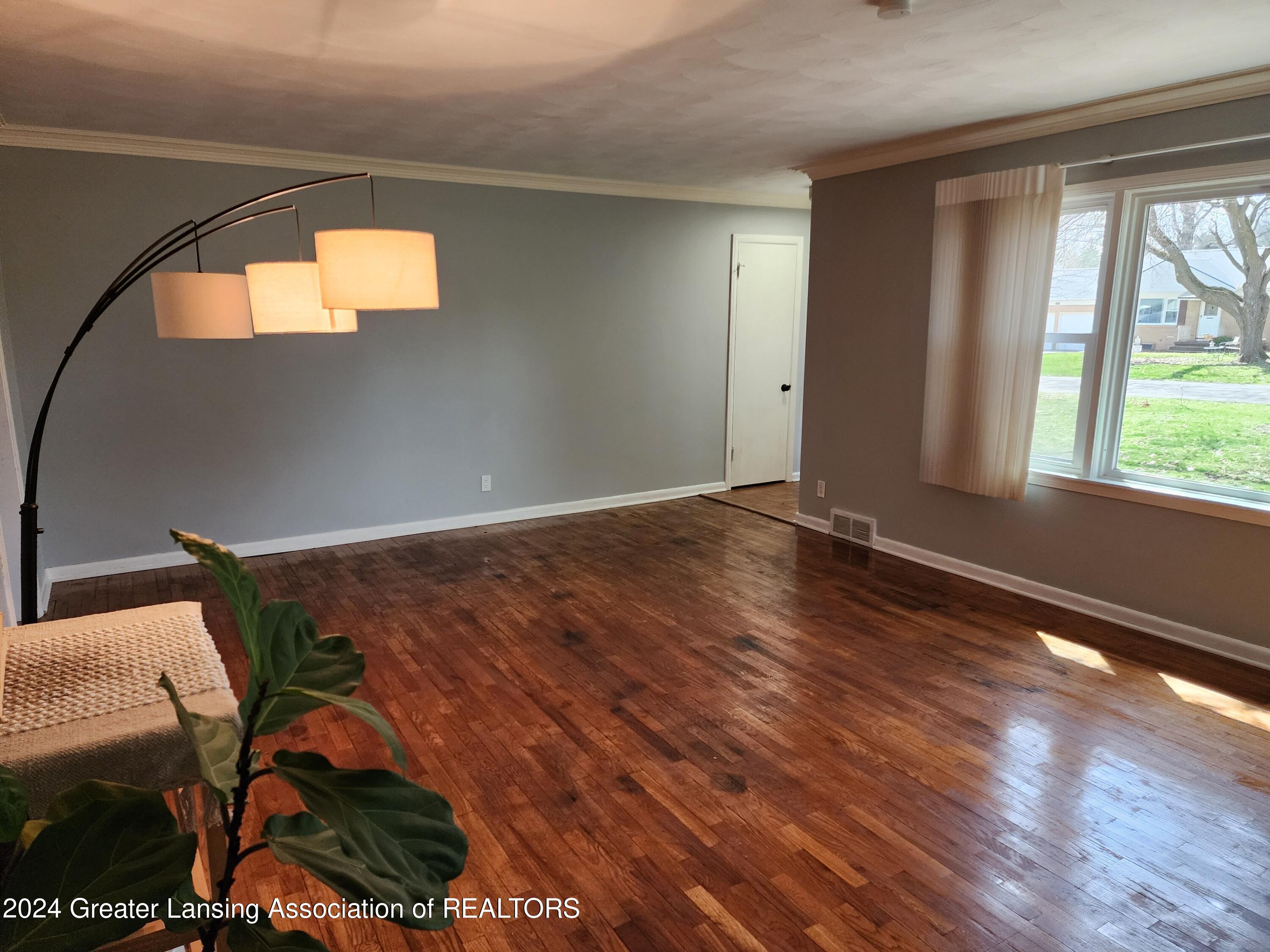 1951 Cumberland Road Lansing, MI 48906 - Photo 4 of 46 Living Room