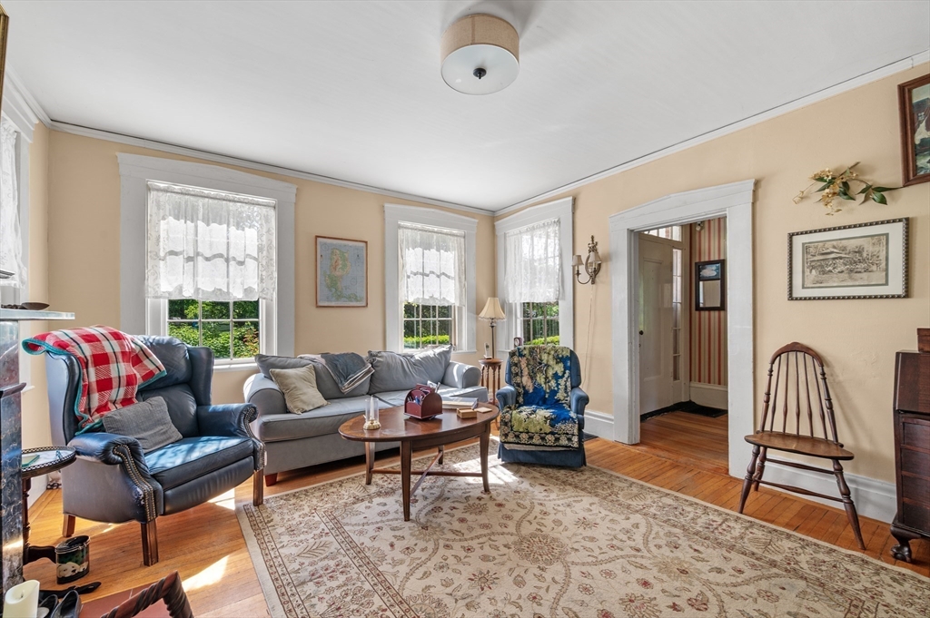14 Poplar Street Danvers, MA 01923 - Photo 12 of 38