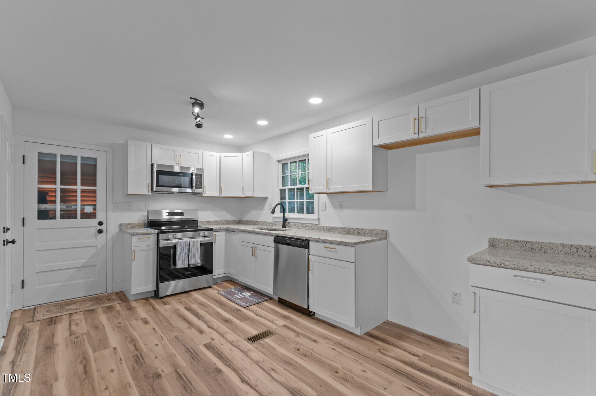 307 Yowland Road Henderson, NC 27536 - Photo 8 of 24 Kitchen