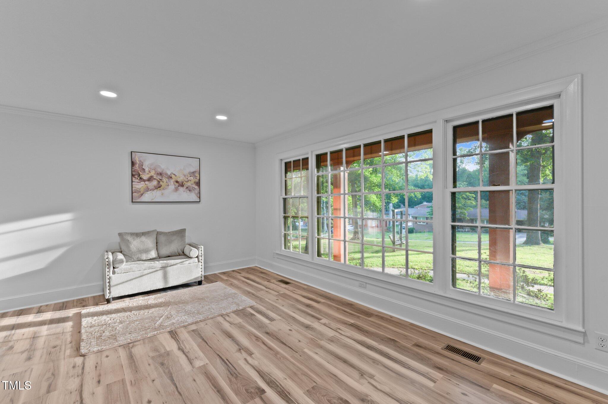 307 Yowland Road Henderson, NC 27536 - Photo 10 of 24 Sitting Area