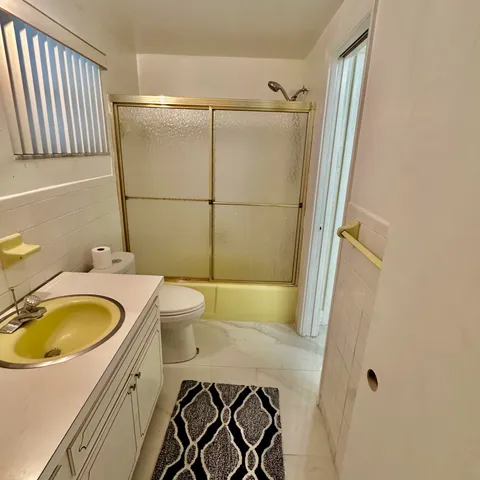 $1,600 | 330 Southeast 2nd Street, Unit 202G, Hallandale Beach, FL 33009