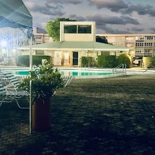 $1,600 | 330 Southeast 2nd Street, Unit 202G, Hallandale Beach, FL 33009