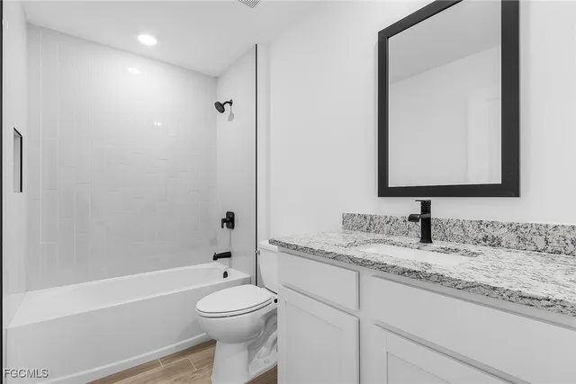 $356,900 | 804 General D MacArthur Avenue, LaBelle, FL 33935