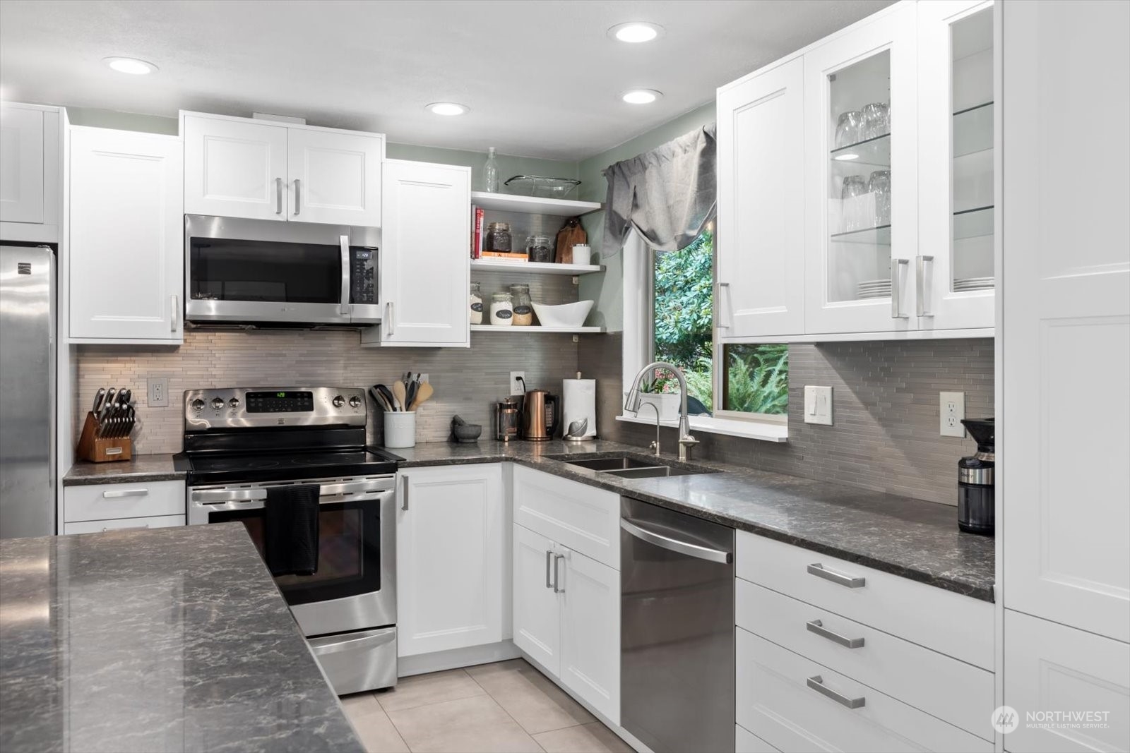 21328 2nd Drive Southeast Bothell, WA 98021 - Photo 10 of 35