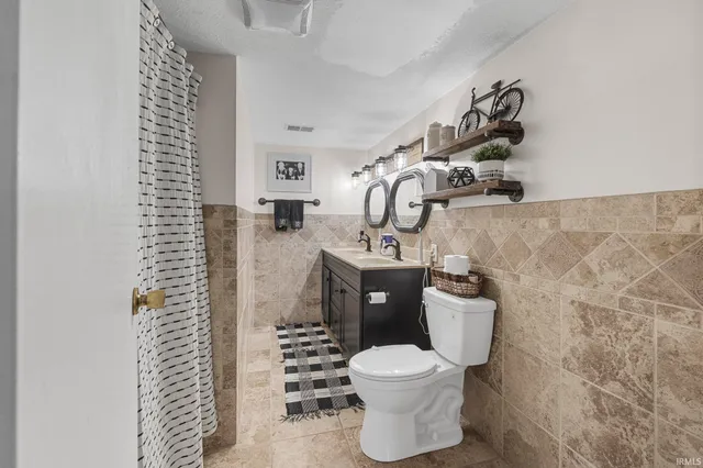 $489,000 | 530 2nd Avenue, Jasper, IN 47546